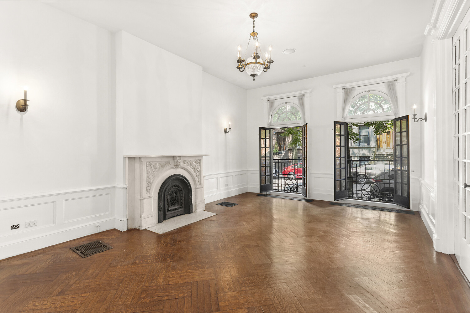 Listing photo 1 of 5