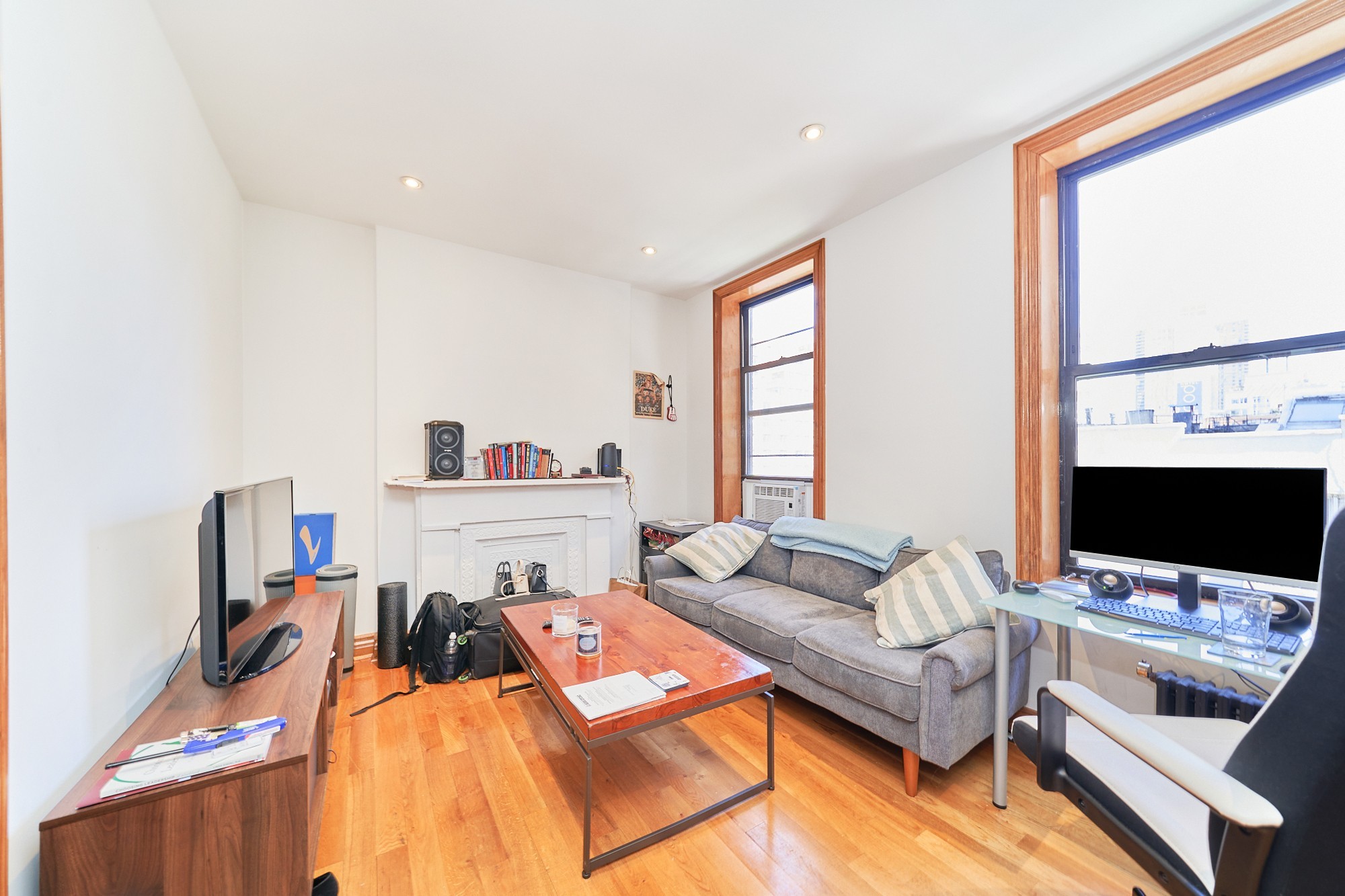 Listing photo 1 of 5