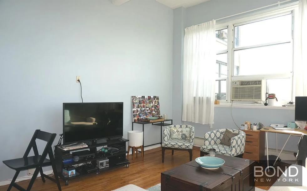 Listing photo 1 of 5