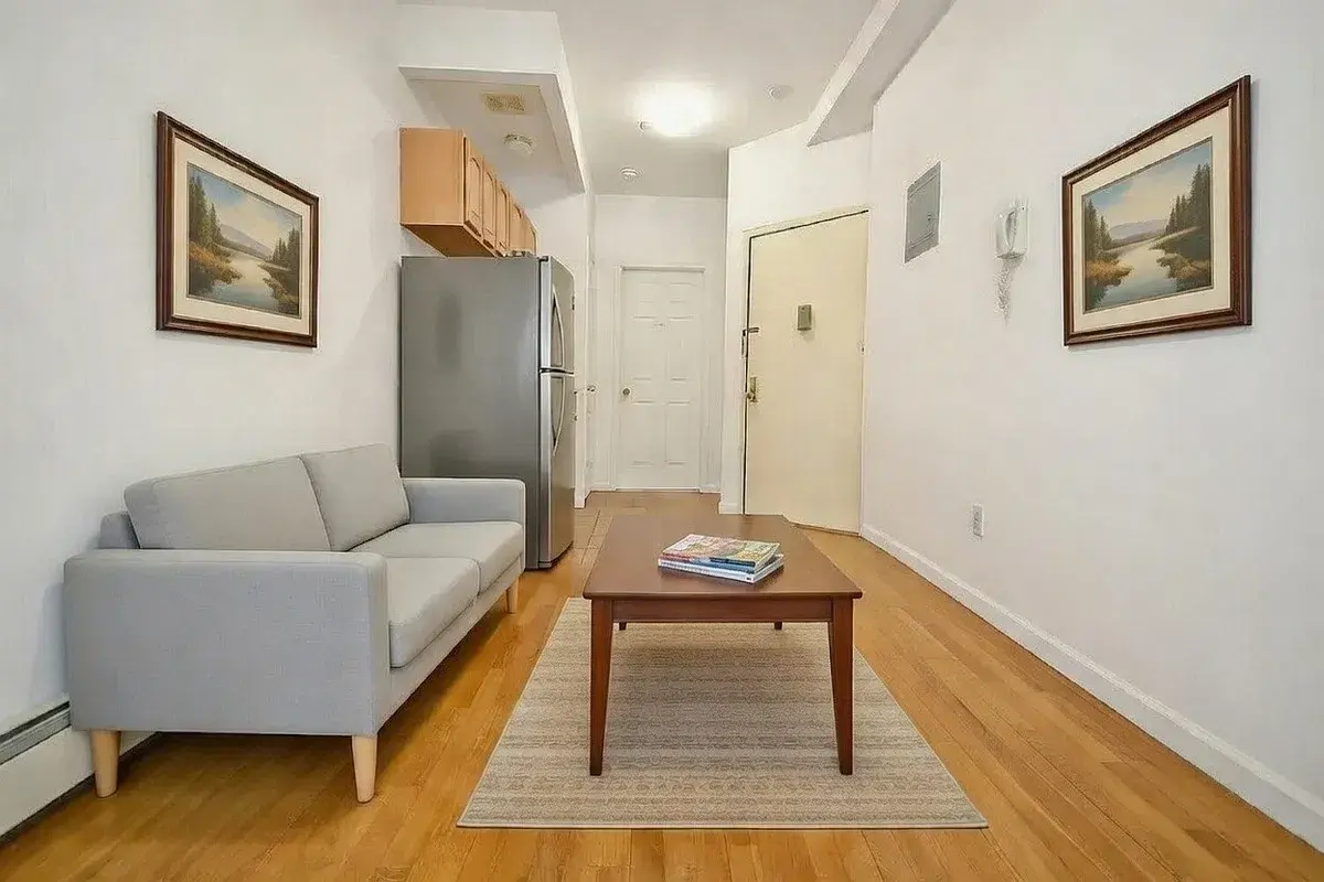 Listing photo 1 of 5