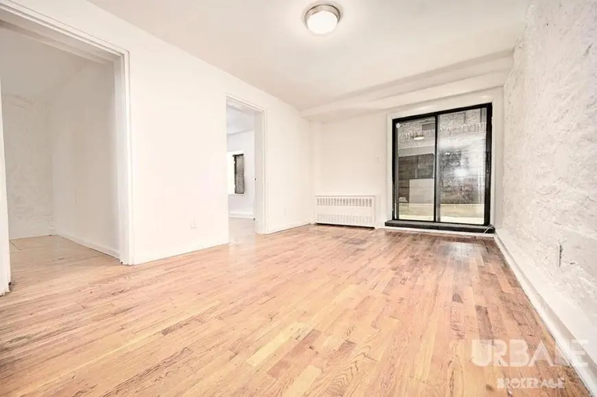 Listing photo 1 of 10