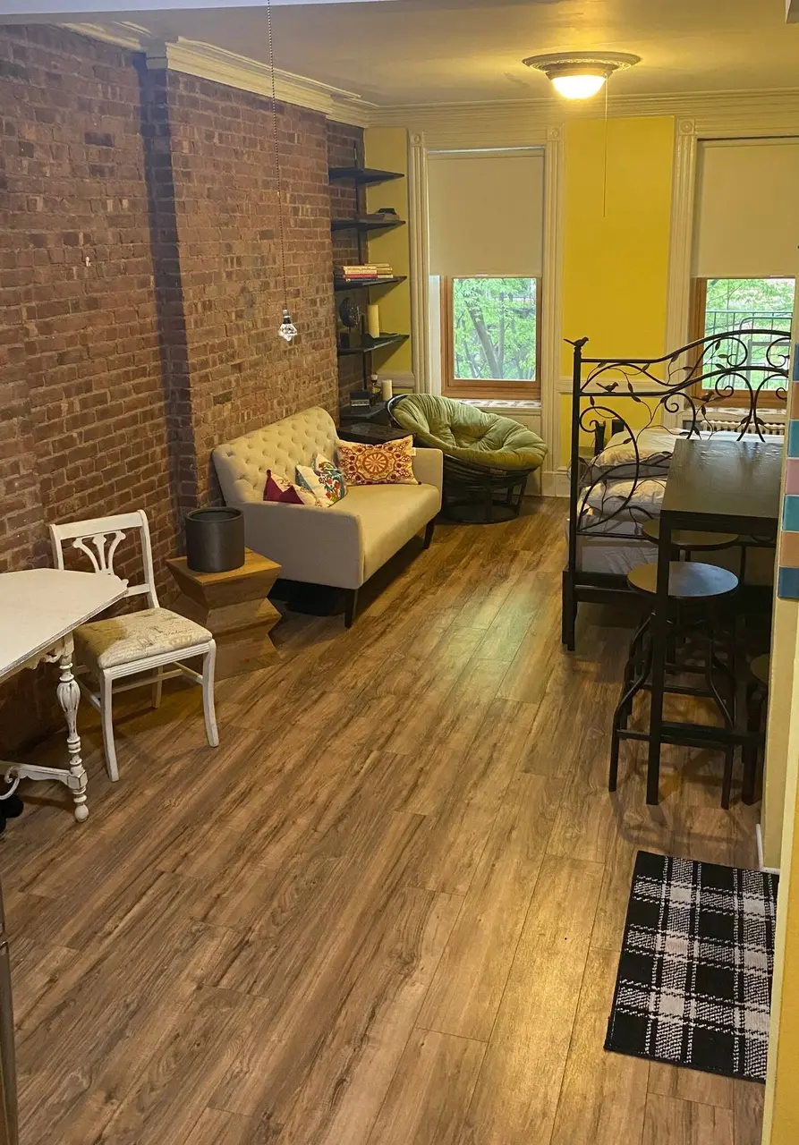 Listing photo 1 of 6