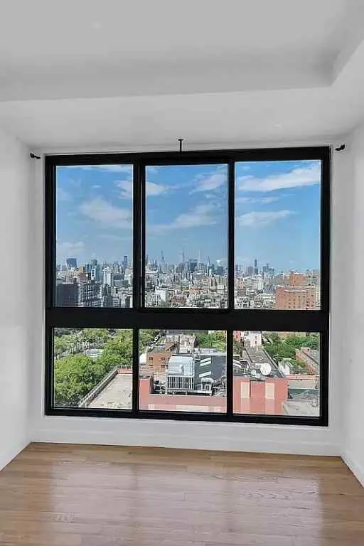 Listing photo 1 of 11