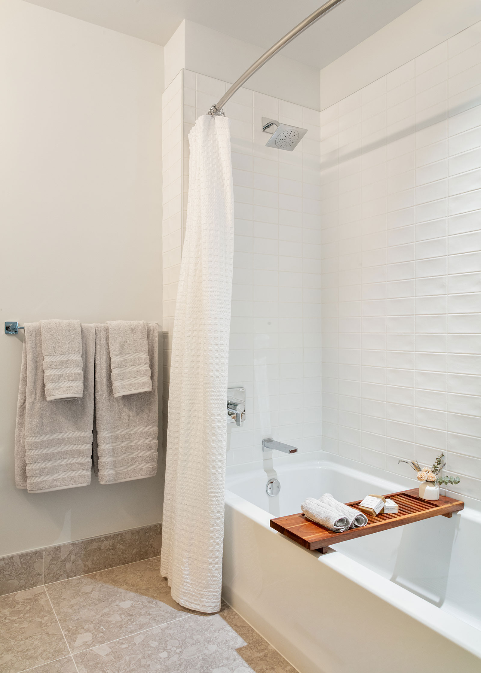 Listing photo 1 of 46