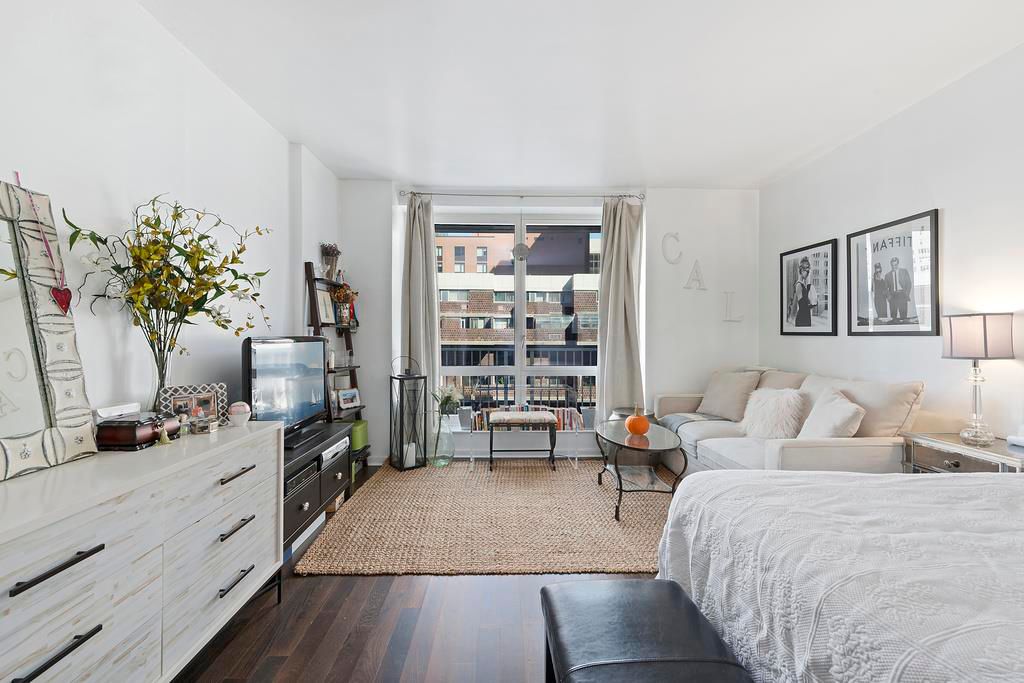 Listing photo 1 of 6