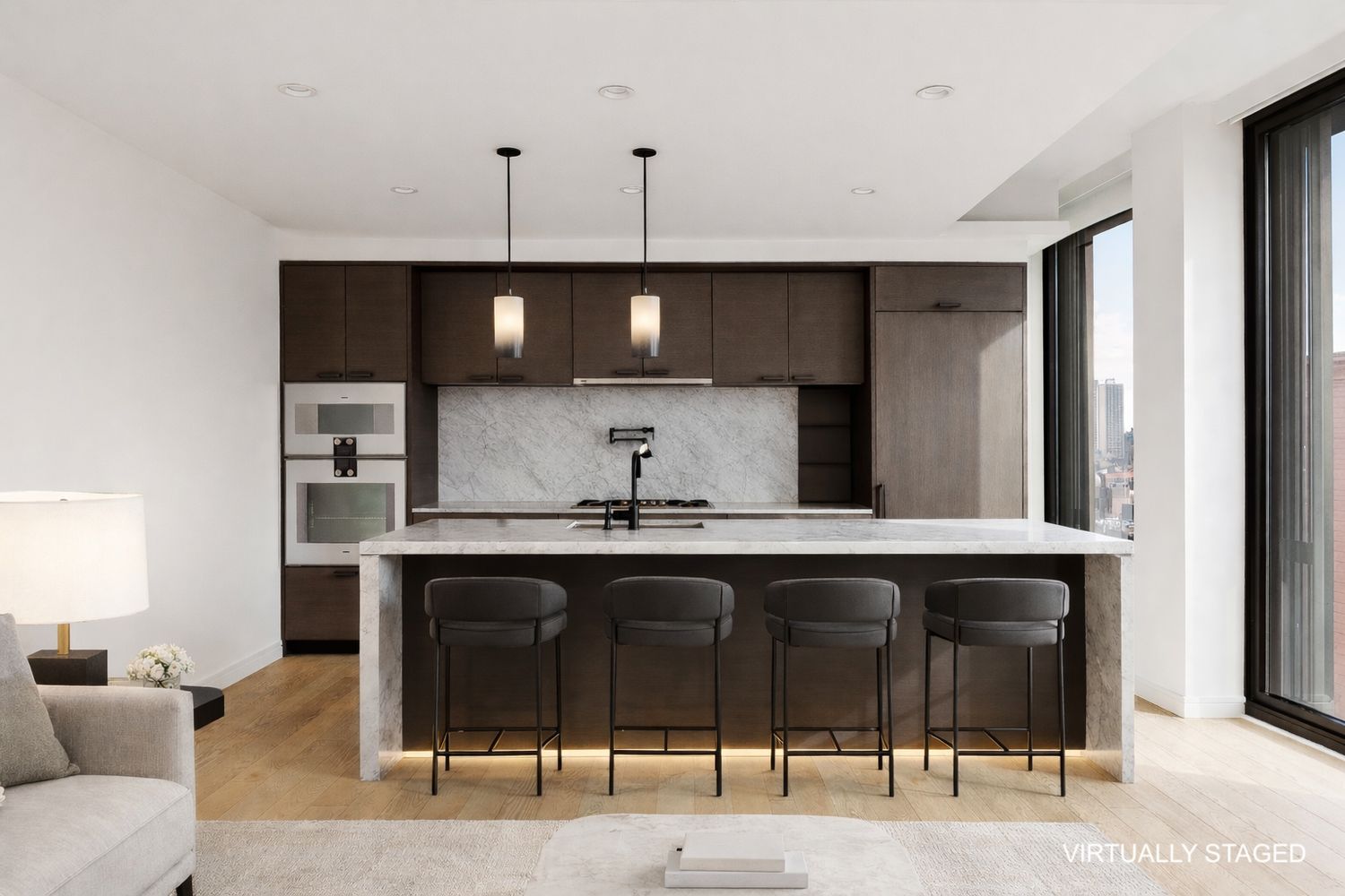 Listing photo 1 of 6