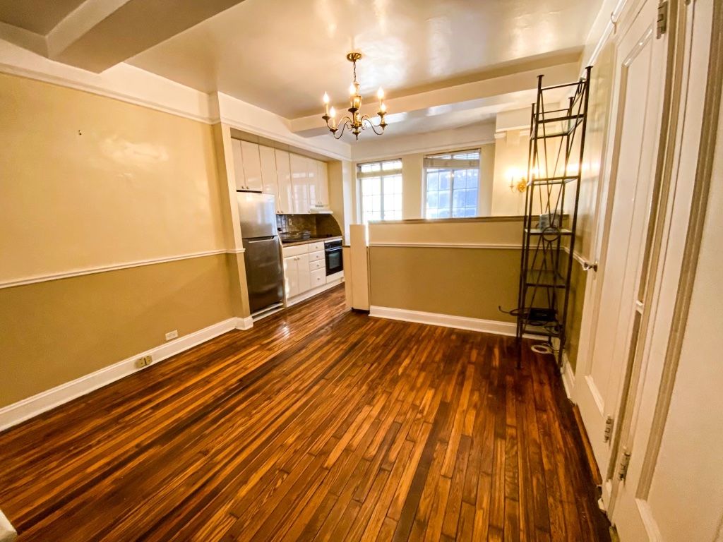 Listing photo 1 of 6