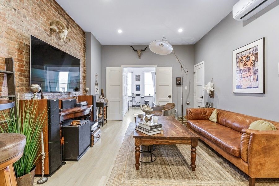 Listing photo 1 of 6