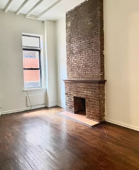 Listing photo 1 of 5
