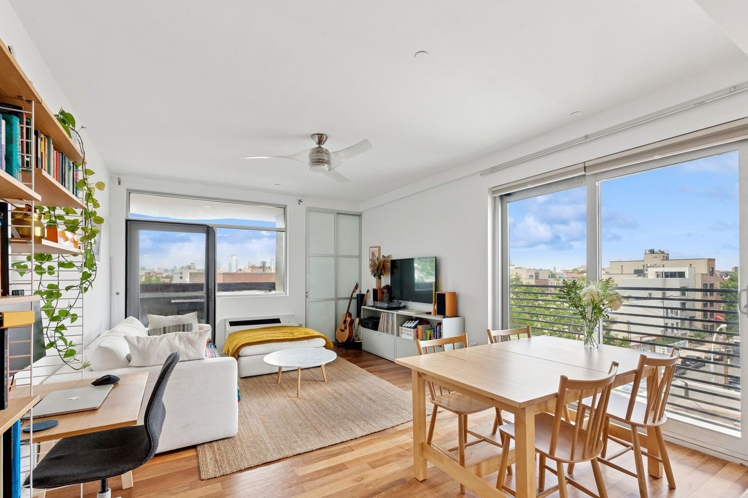 Listing photo 1 of 6