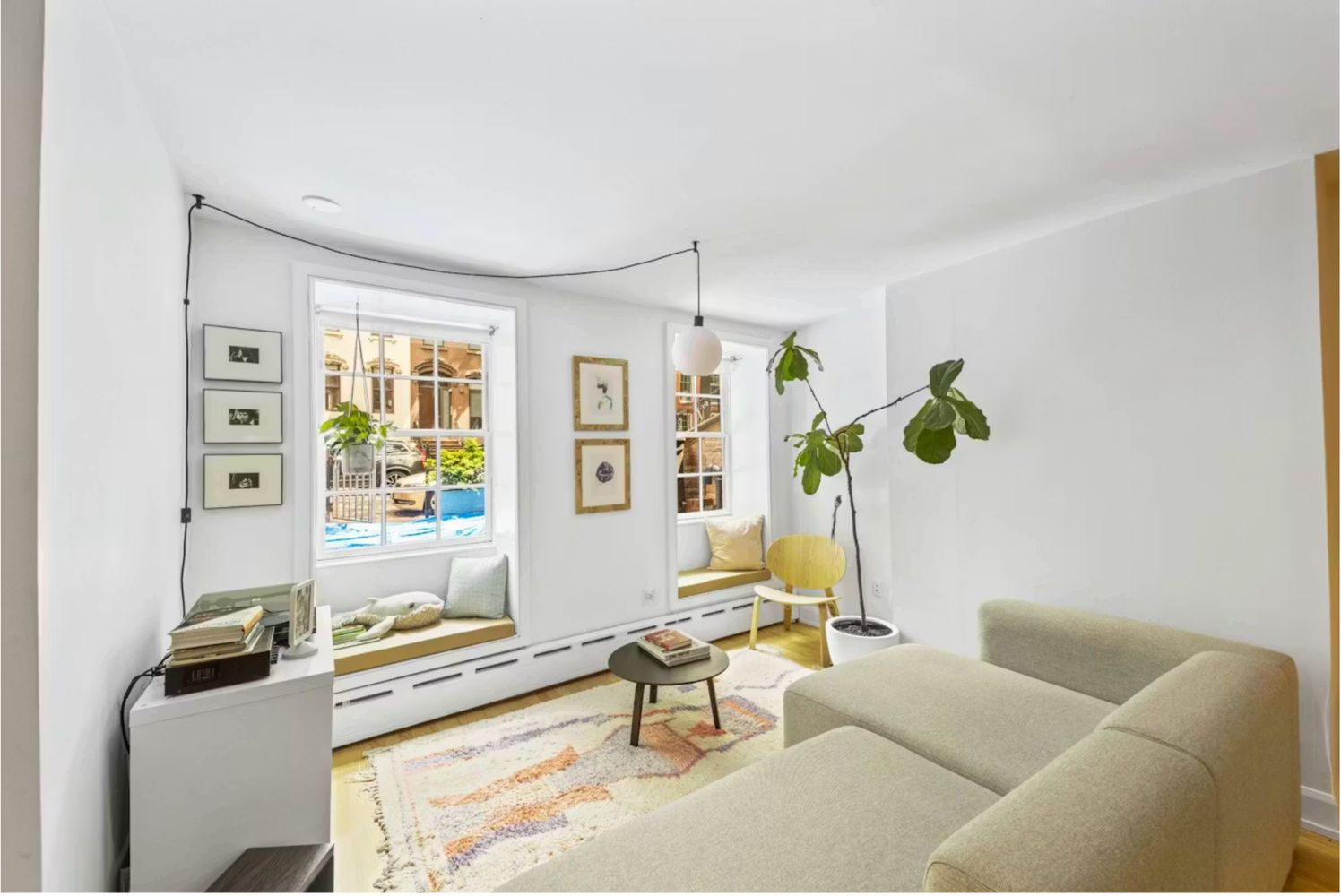 Listing photo 1 of 6