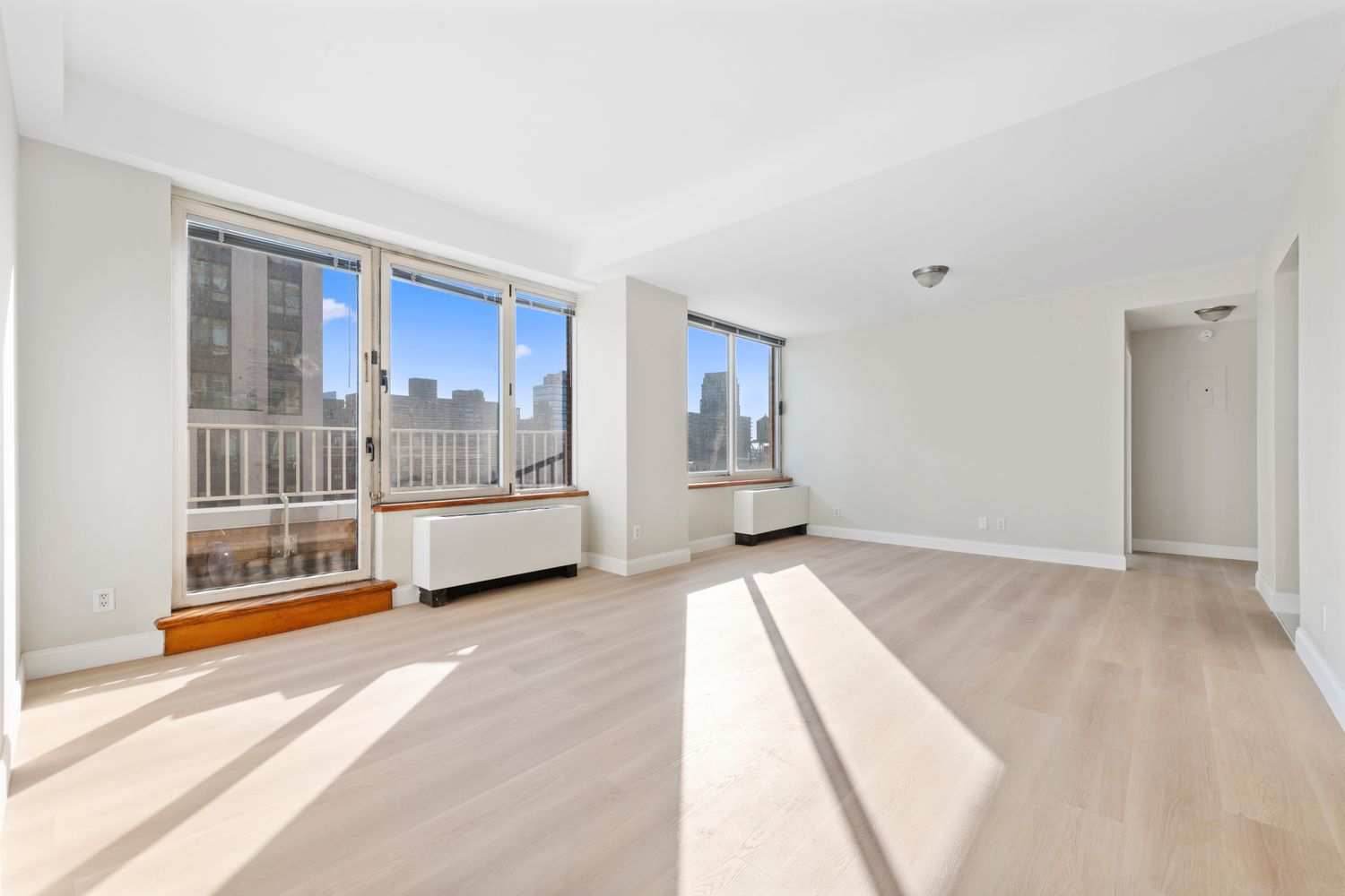 Listing photo 1 of 6