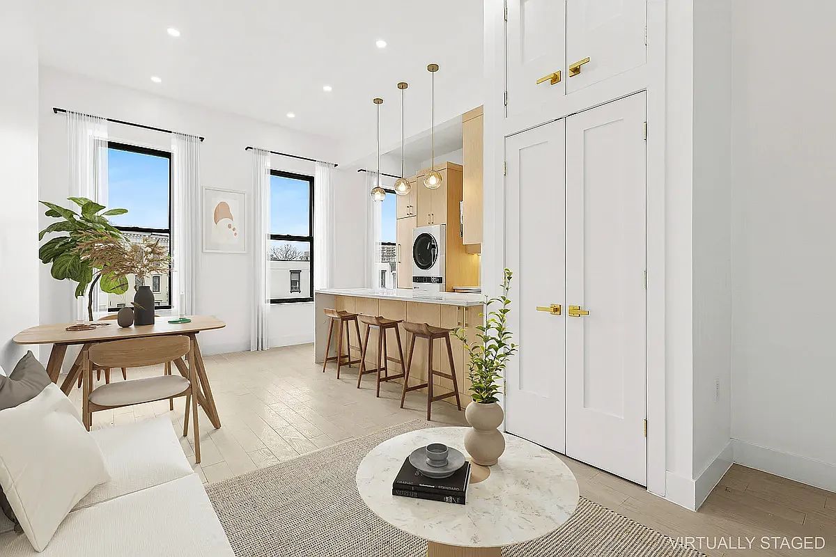 Listing photo 1 of 2