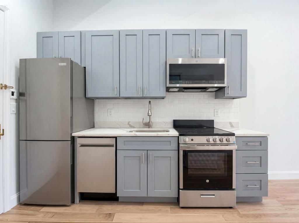 Listing photo 1 of 6