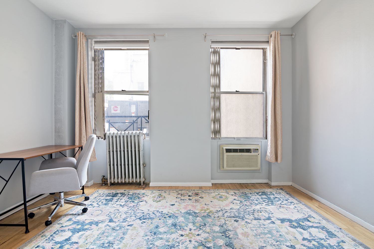 Listing photo 1 of 6