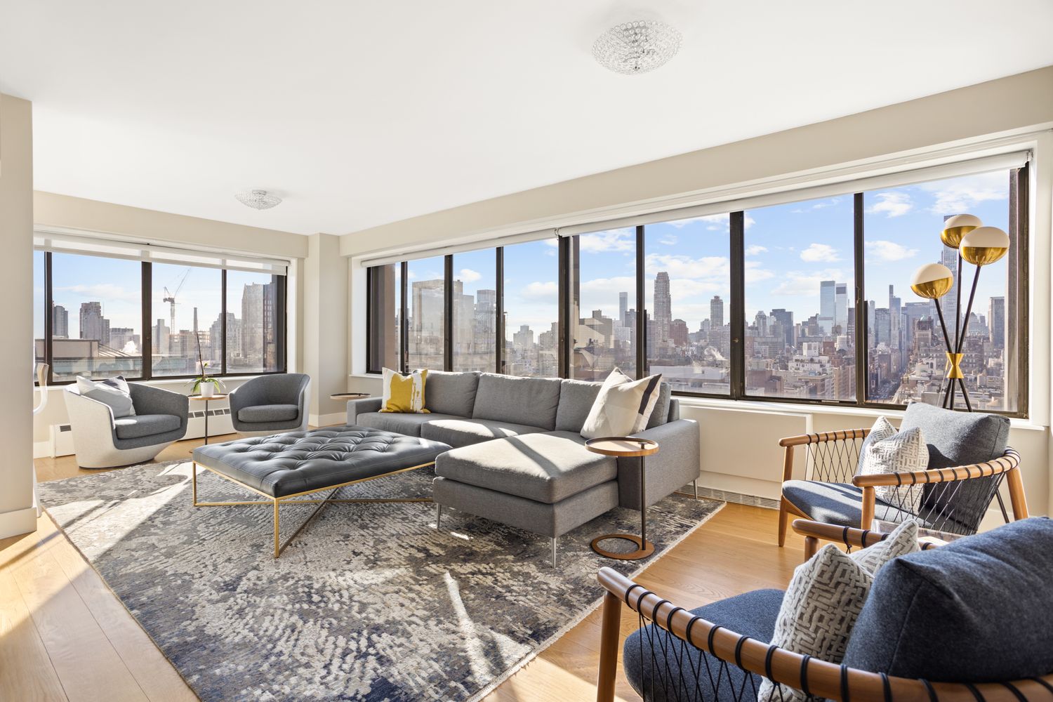 Listing photo 1 of 6