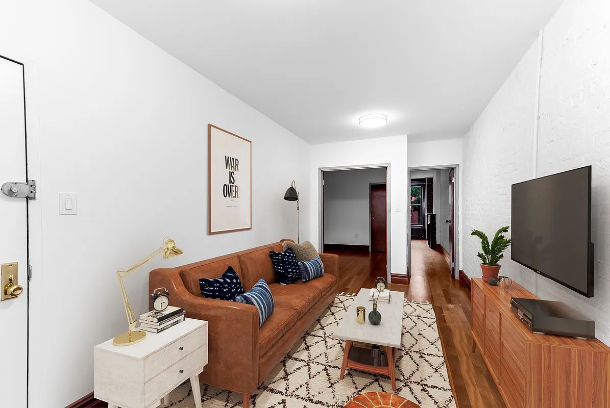 Listing photo 1 of 6