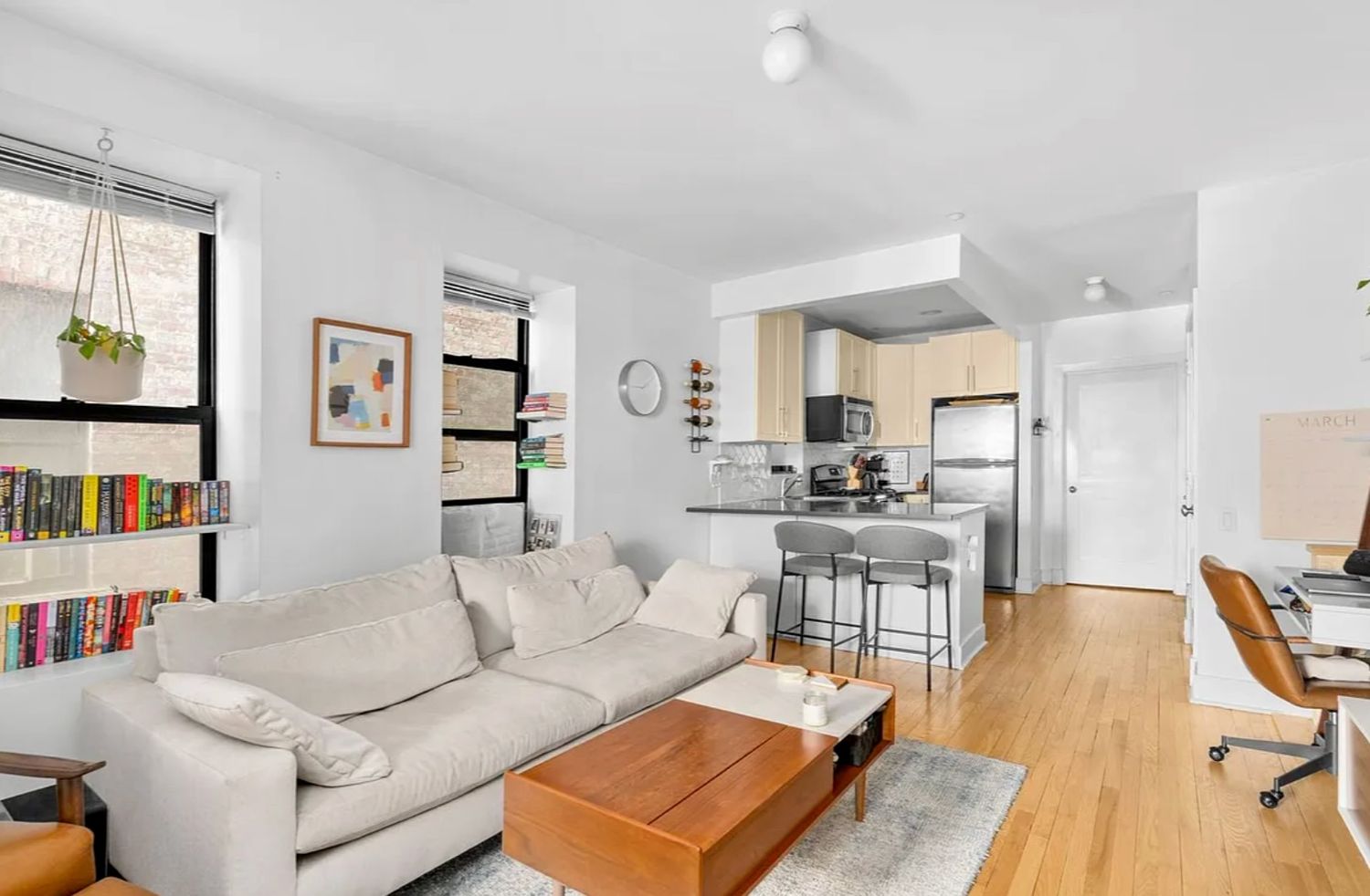 Listing photo 1 of 6