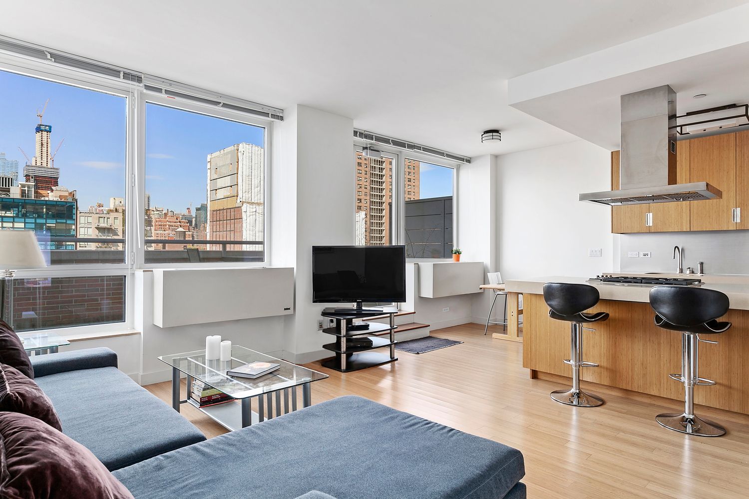 Listing photo 1 of 6