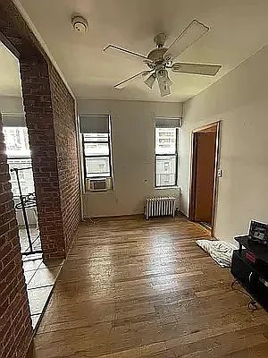 Listing photo 1 of 6