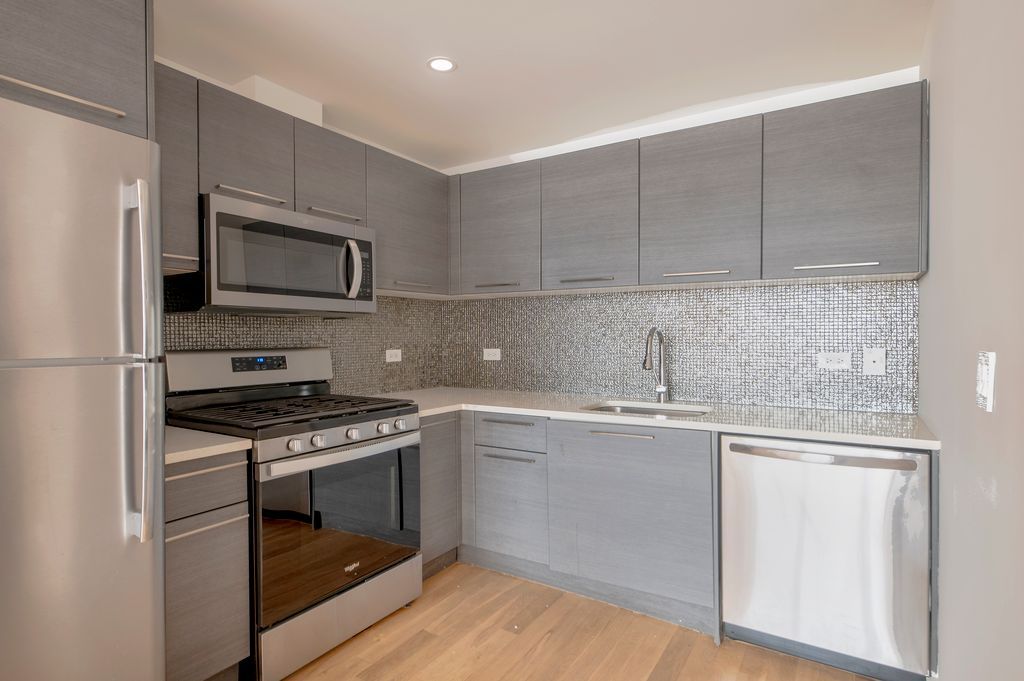 Listing photo 1 of 6