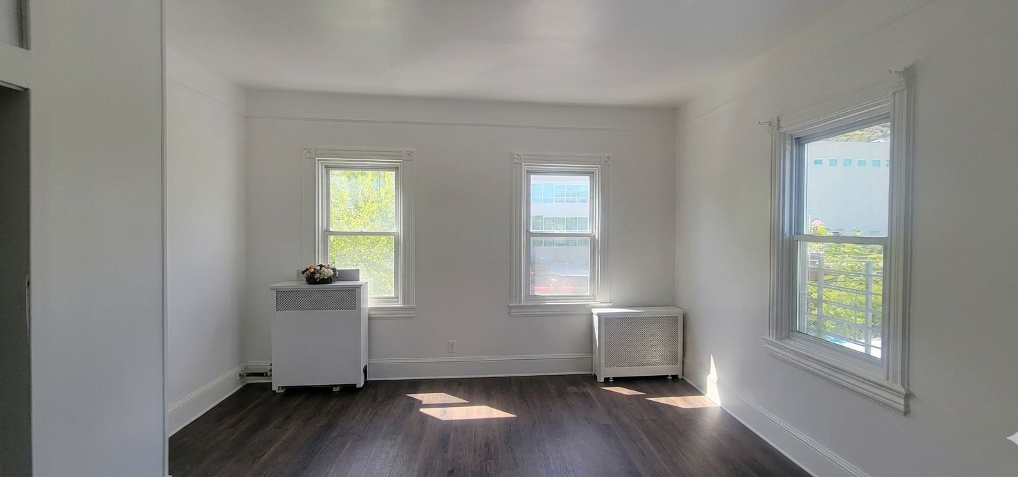 Listing photo 1 of 6