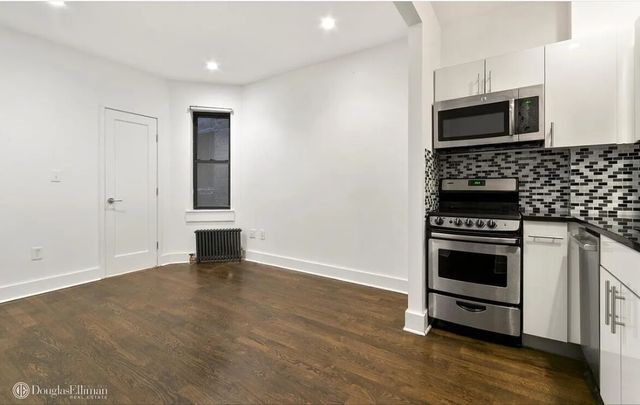 Listing photo 1 of 6