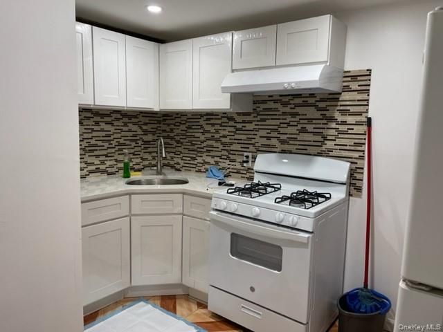 Listing photo 1 of 3