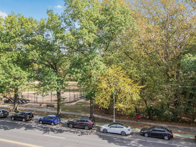 Listing photo 1 of 13