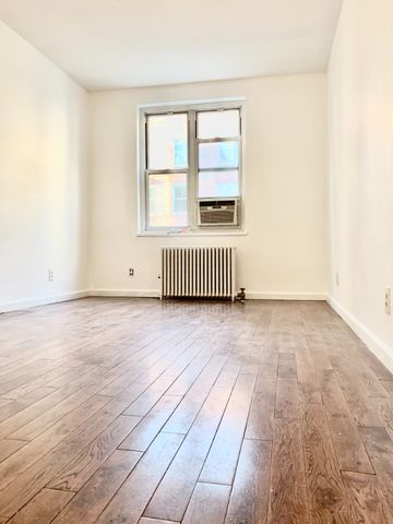 Listing photo 1 of 6