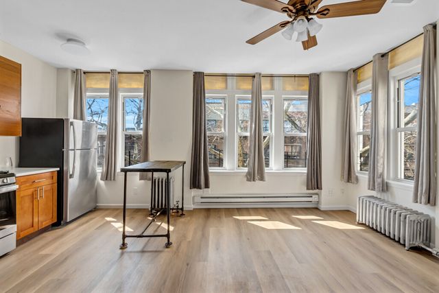 Listing photo 1 of 6