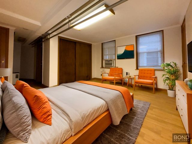 Listing photo 1 of 5