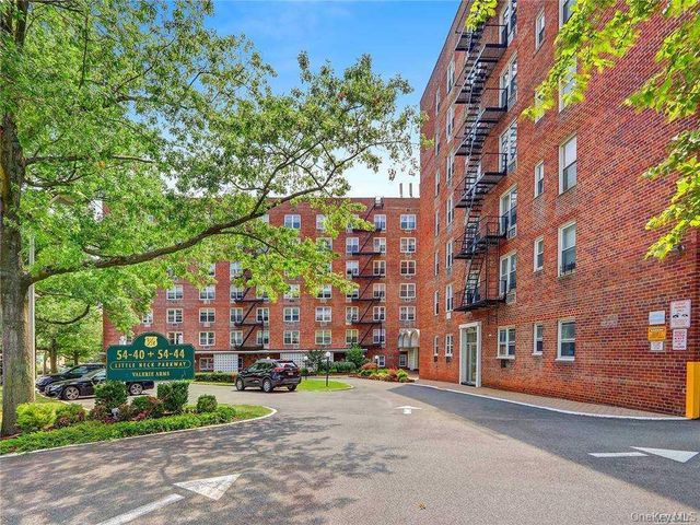 Listing photo 1 of 6