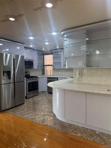 Listing photo 1 of 6