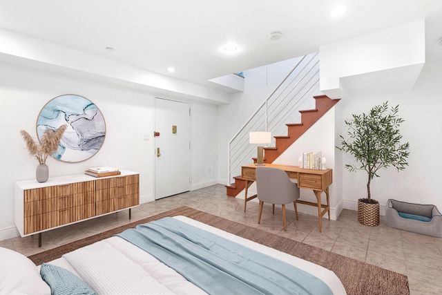 Listing photo 1 of 6