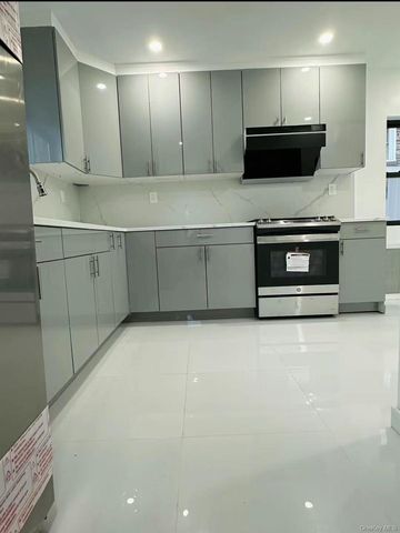 Listing photo 1 of 6