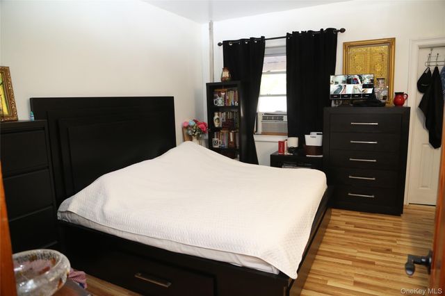 Listing photo 1 of 6