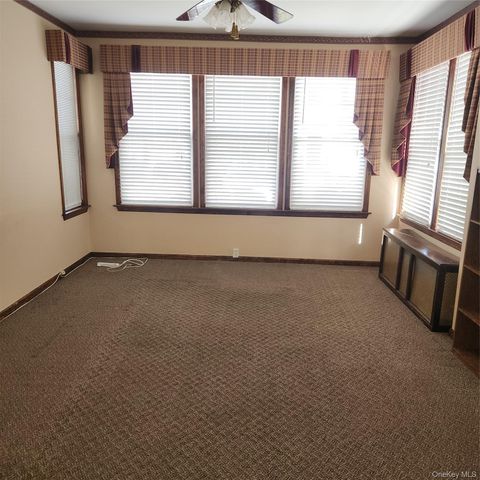 Listing photo 1 of 10