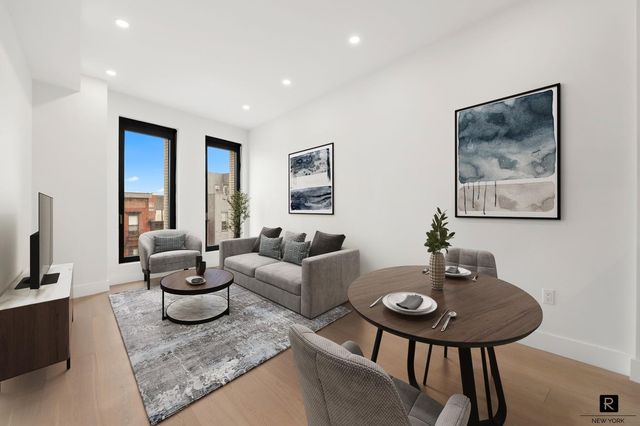 Listing photo 1 of 10