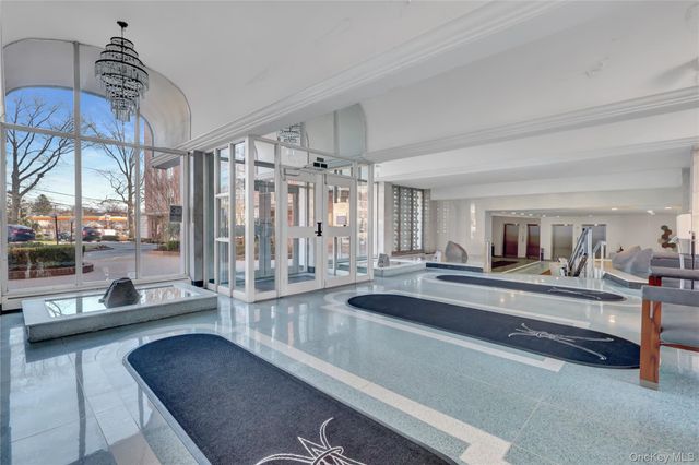 Listing photo 1 of 6