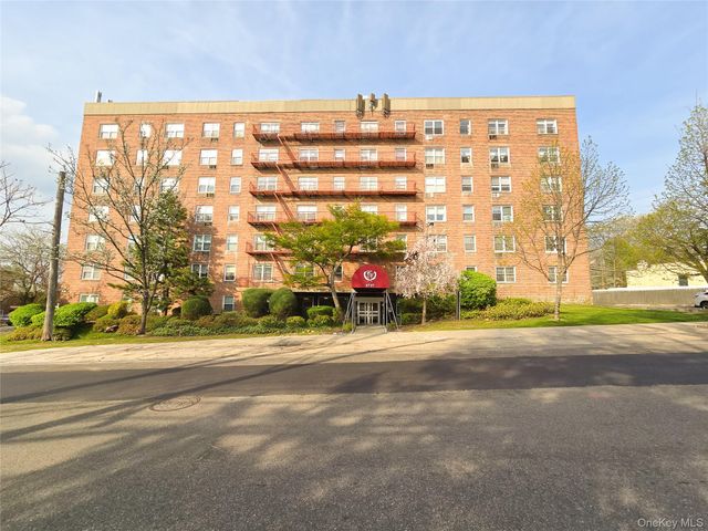 Listing photo 1 of 6