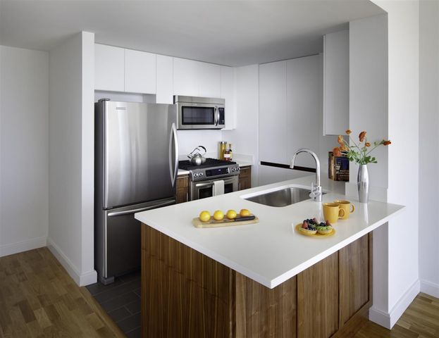 Listing photo 1 of 5