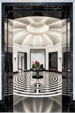 Listing photo 1 of 2