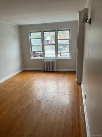 Listing photo 1 of 6