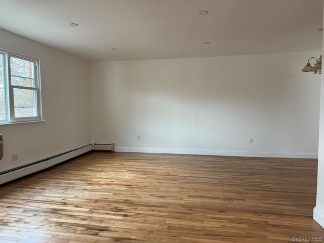 Listing photo 1 of 6