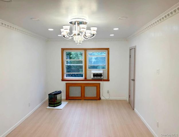 Listing photo 1 of 6