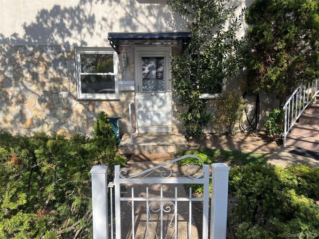 Listing photo 1 of 6