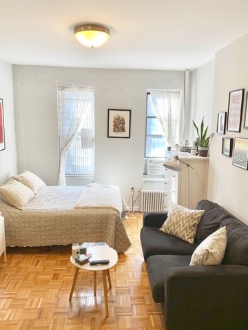 Listing photo 1 of 6