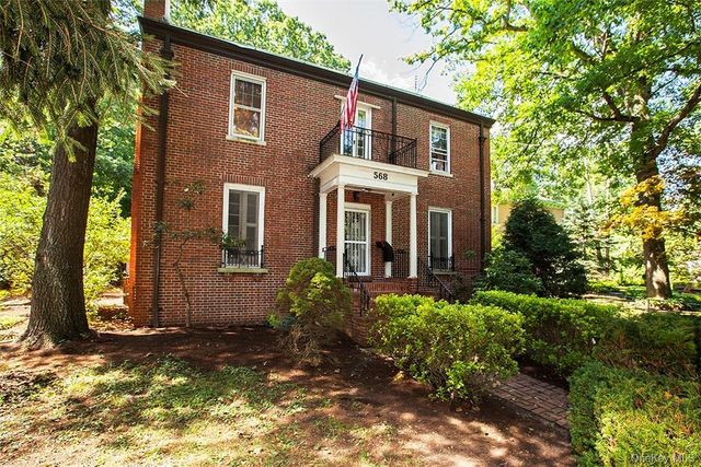 Listing photo 1 of 6