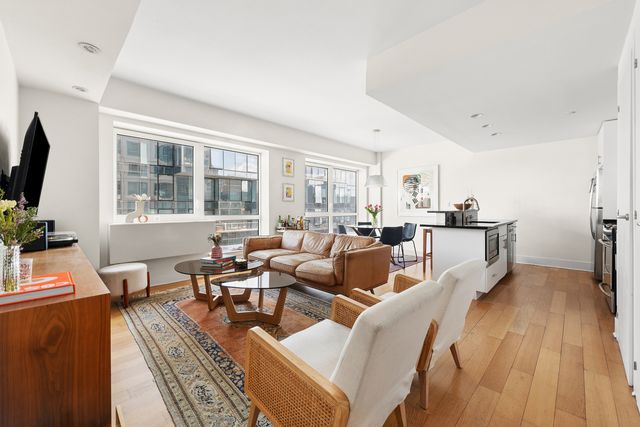 Listing photo 1 of 6